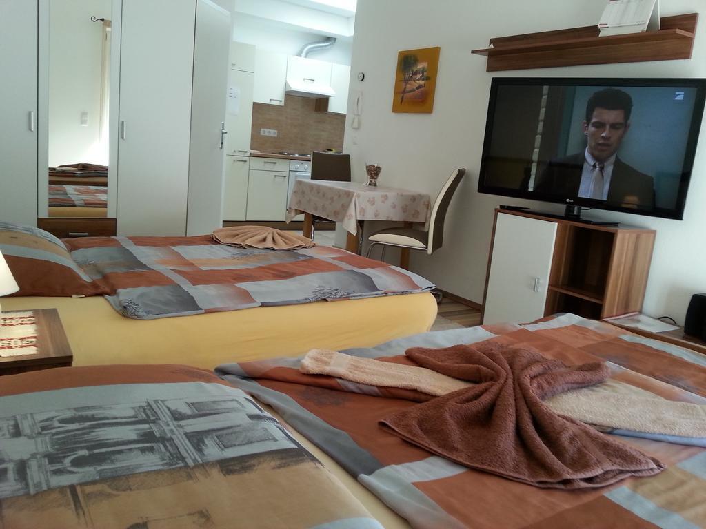 Villa Toscana Στάιρ Δωμάτιο φωτογραφία