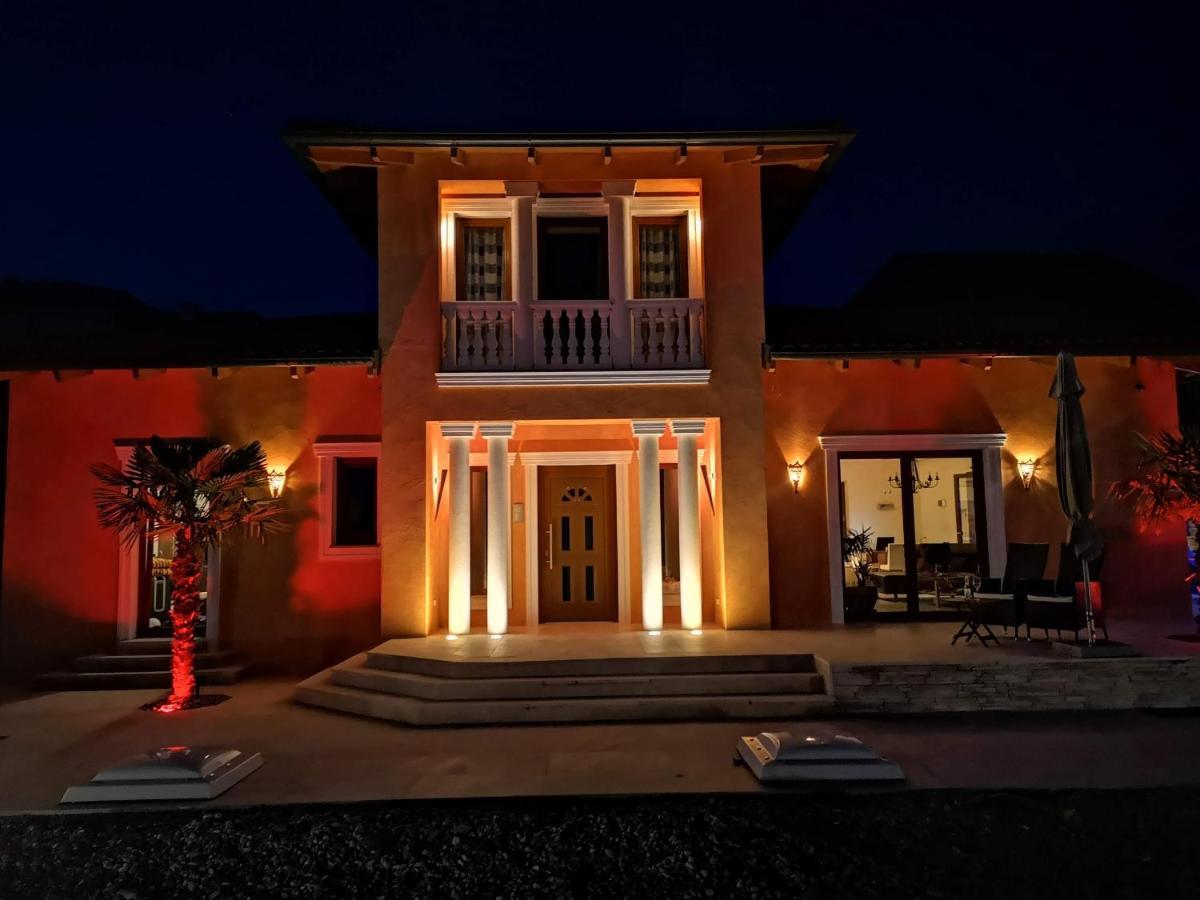 Villa Toscana Στάιρ Εξωτερικό φωτογραφία